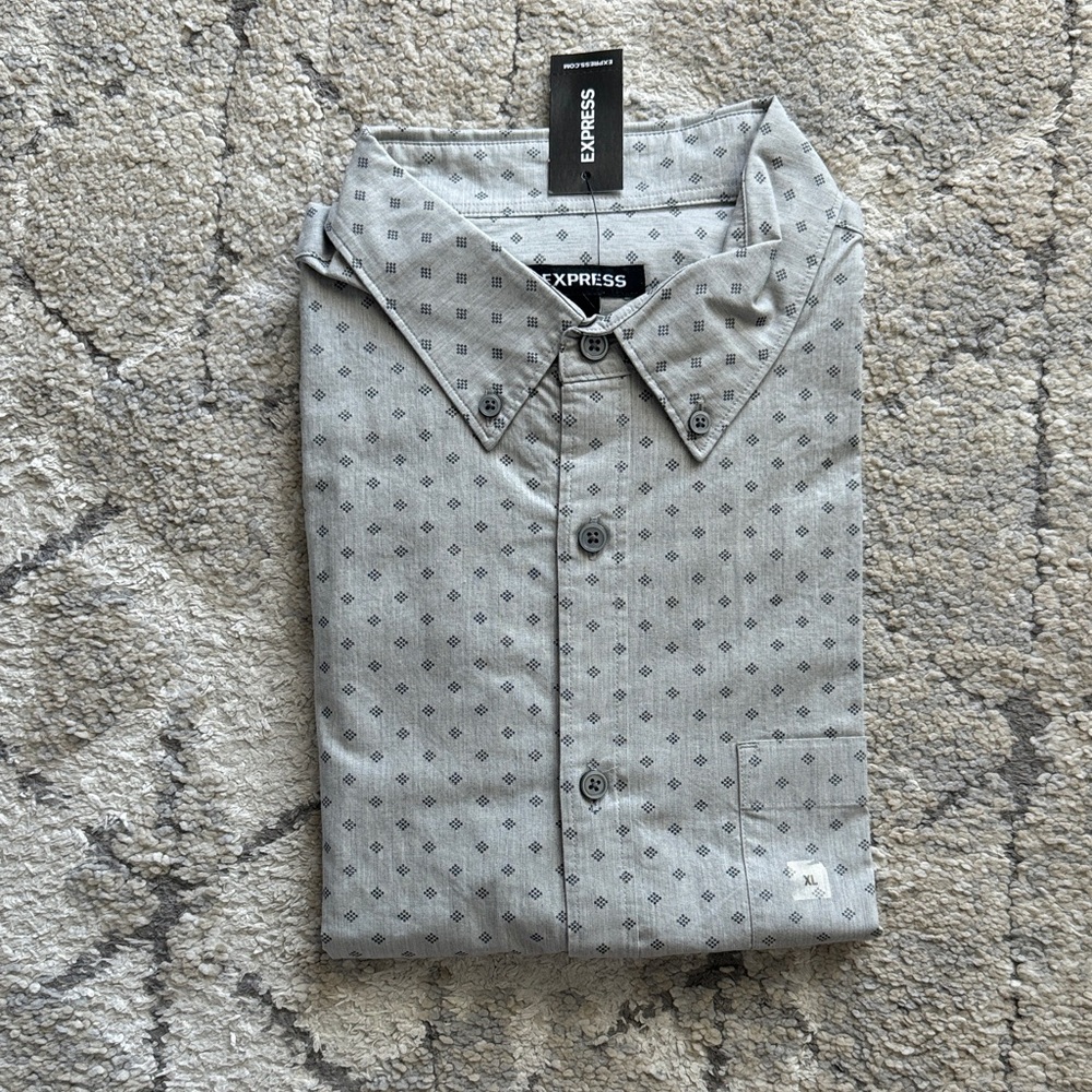 Express Men's Shirt in Light Gray with Geometric Pattern